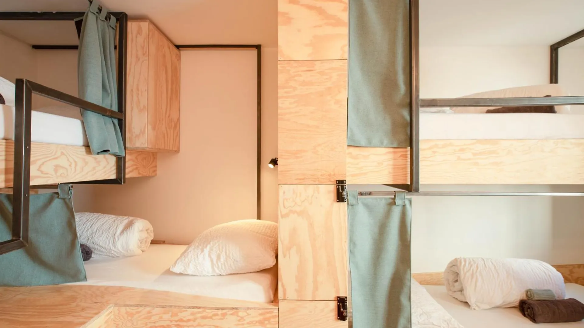 Montagu Hostel Innsbruck 0*,  Austria